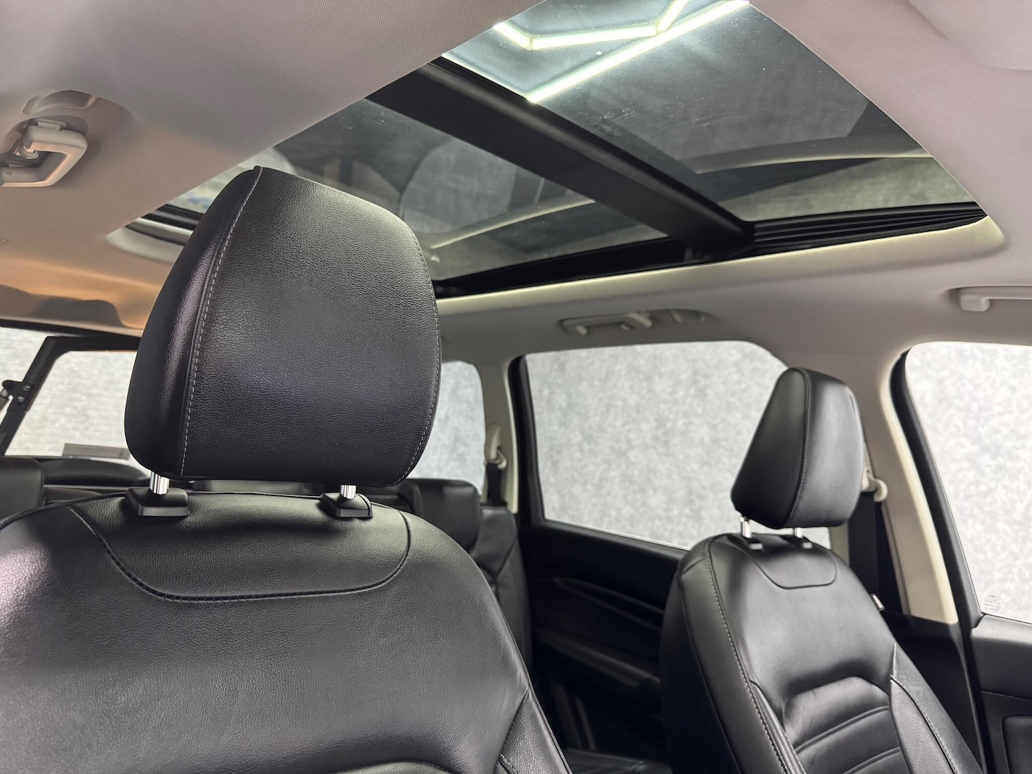 Used Ford Galaxy 2017 for sale - 76634079: Photo 5