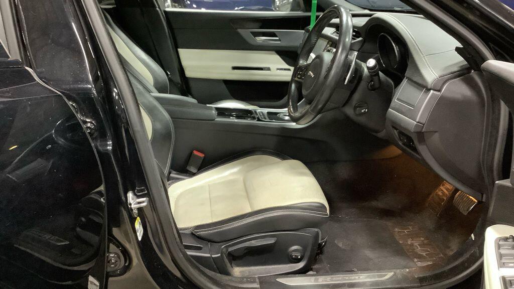 Used Jaguar XF 2017 for sale - 77524372: Photo 2