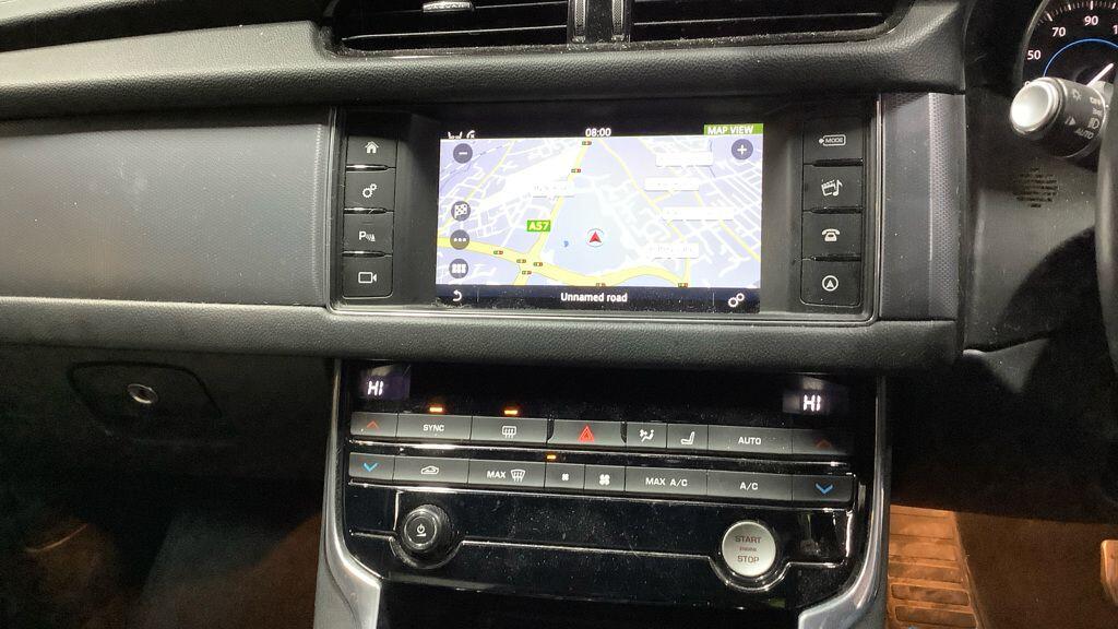 Used Jaguar XF 2017 for sale - 77524372: Photo 4