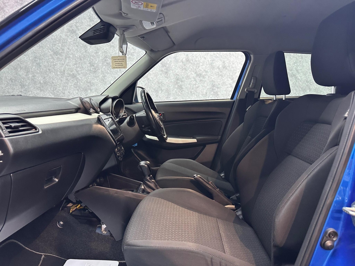 Used Suzuki Swift 2021 for sale - 78058311: Photo 2