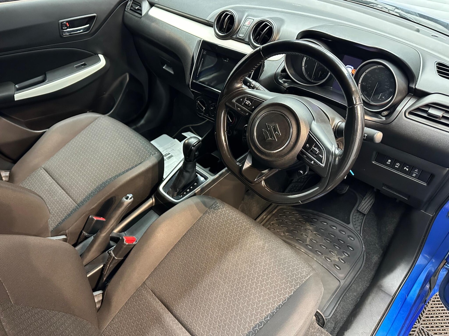 Used Suzuki Swift 2021 for sale - 78058311: Photo 3