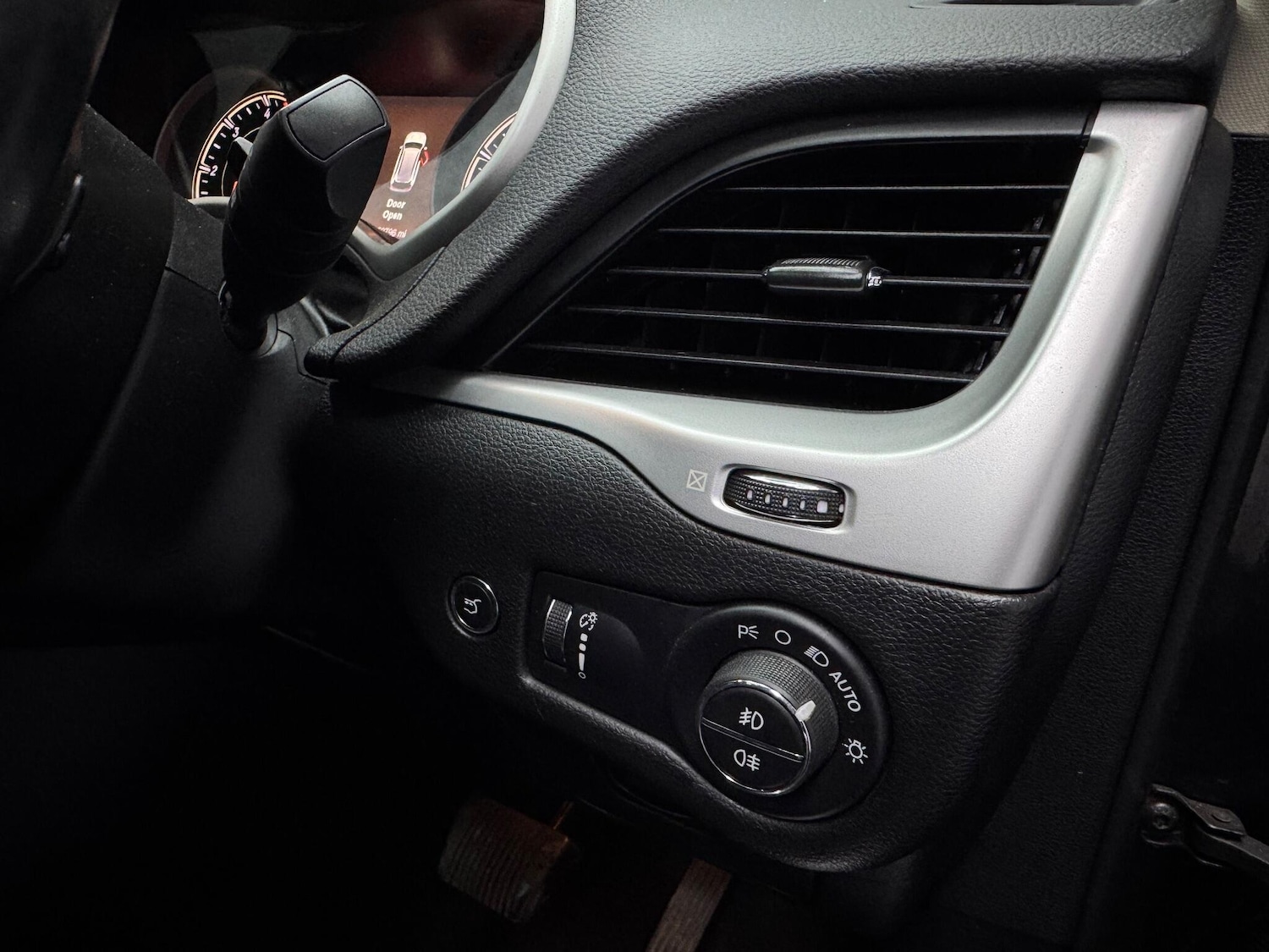 Used Jeep Cherokee for sale - 77925937: Photo 22