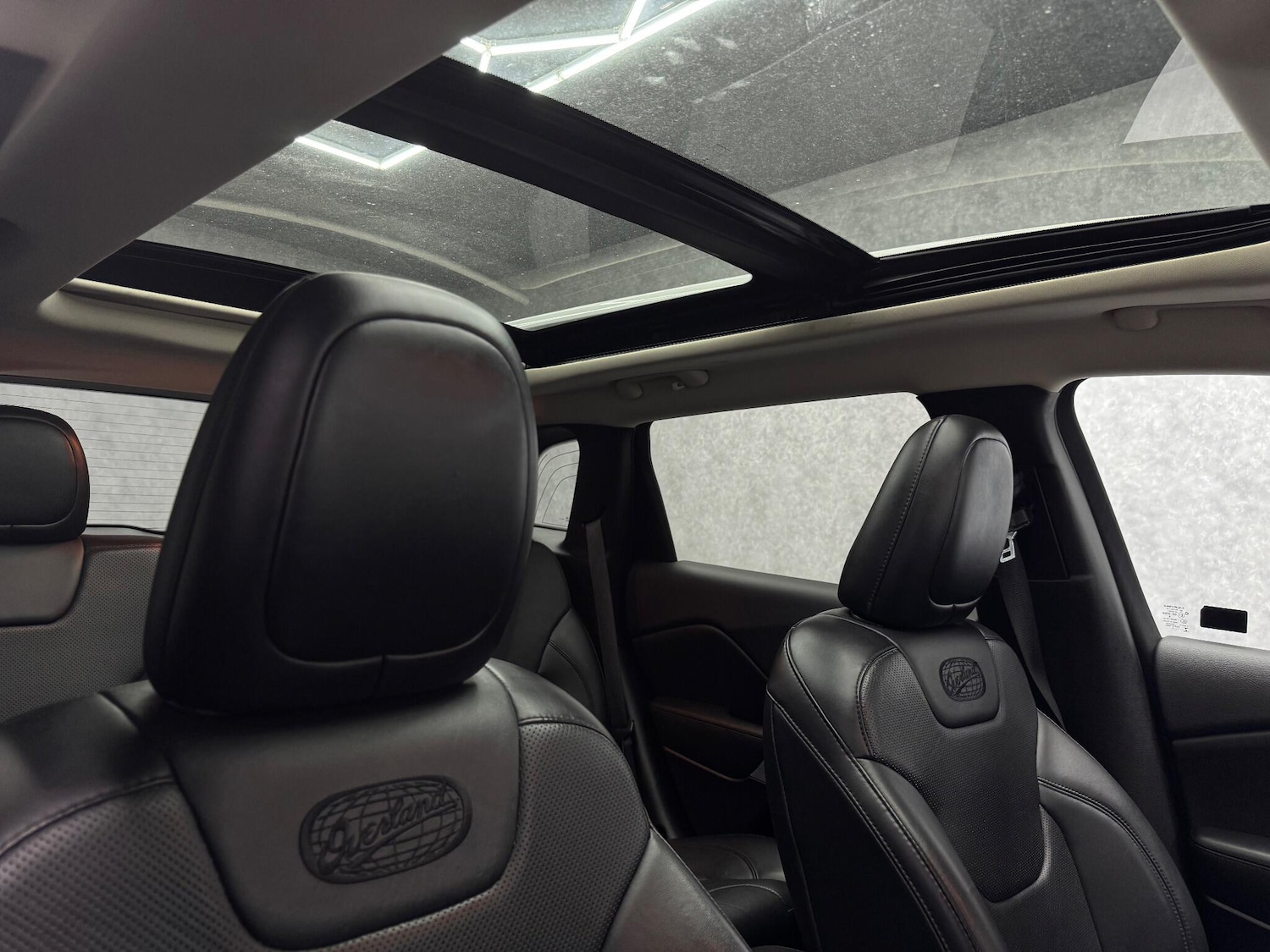 Used Jeep Cherokee for sale - 77925937: Photo 5