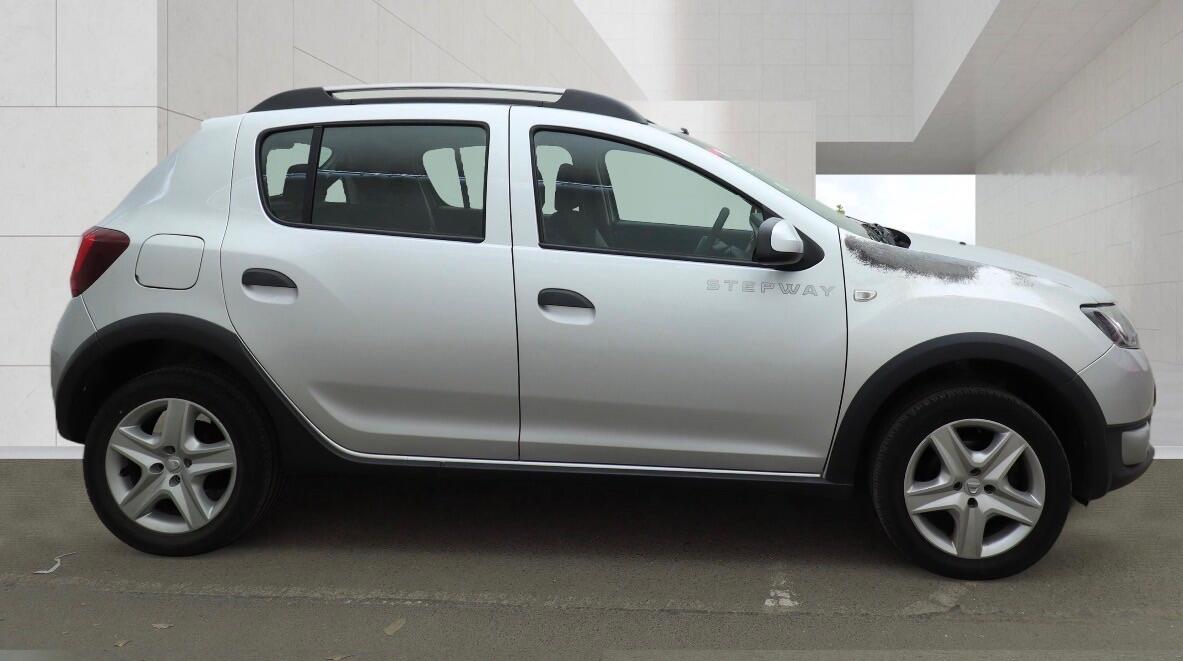 Used Dacia Sandero Stepway 2014 for sale - 78127525: Photo 9