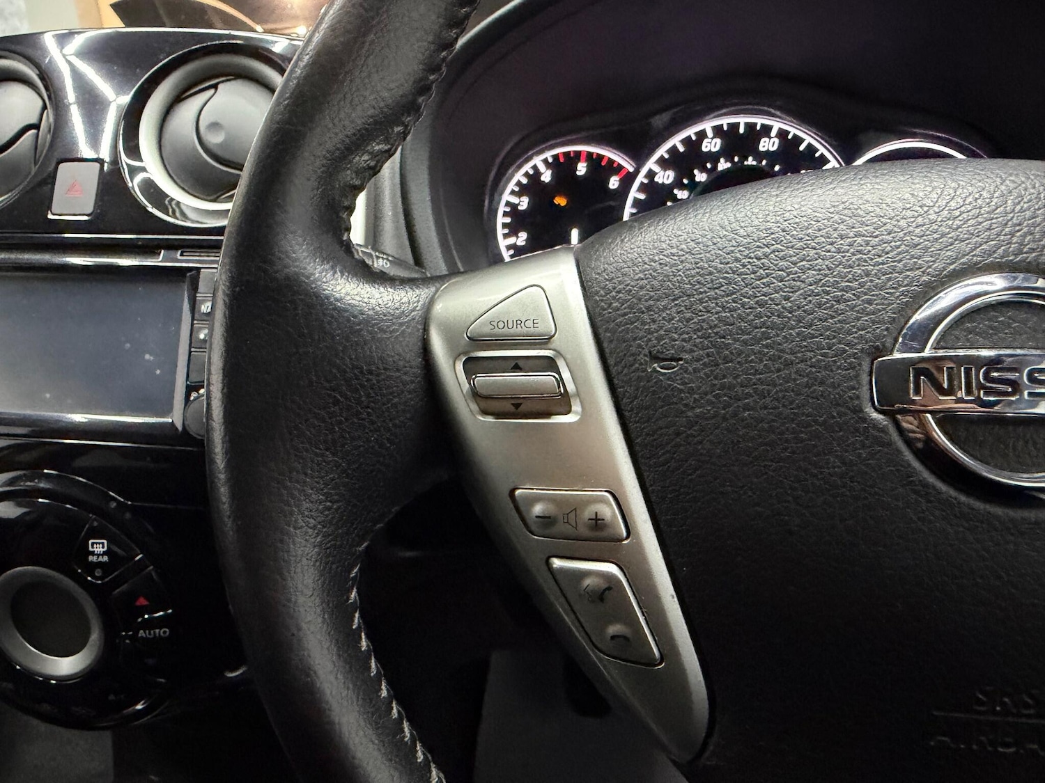 Used Nissan Note 2016 for sale - 77229999: Photo 12