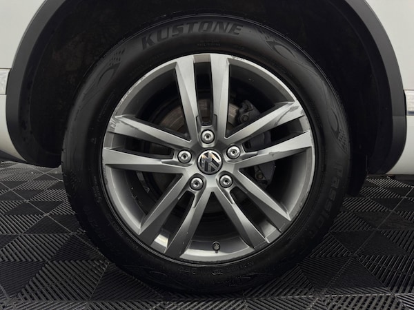 Used Volkswagen Touareg 2015 for sale - 75166268: Photo 32