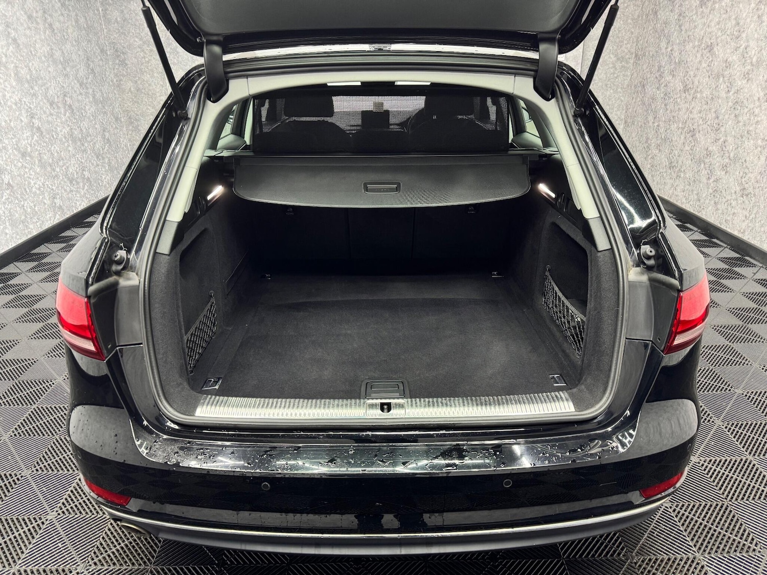 Used Audi A4 Avant 2016 for sale - 76666928: Photo 22