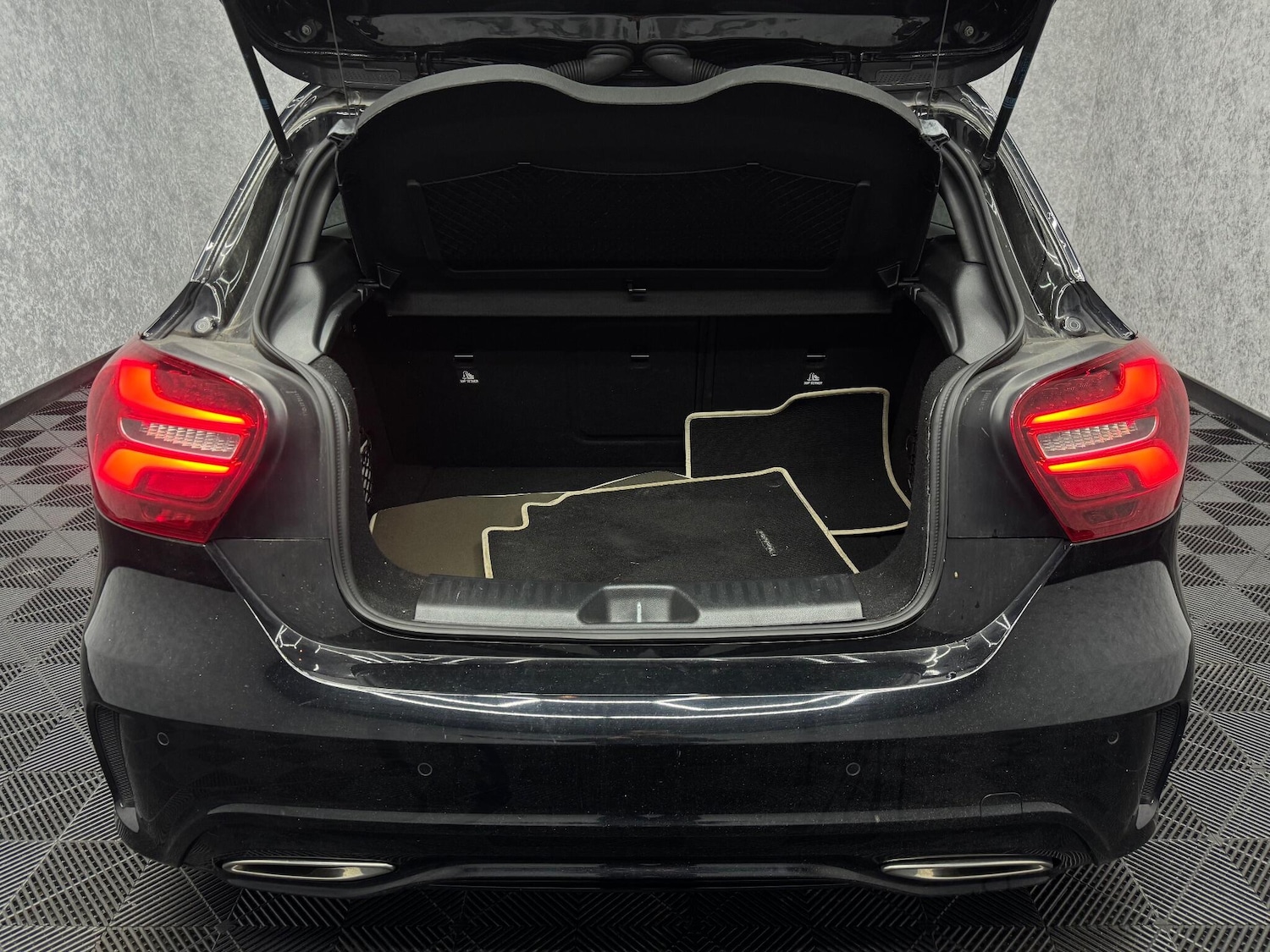 Used Mercedes-Benz A-Class 2017 for sale - 76457999: Photo 28