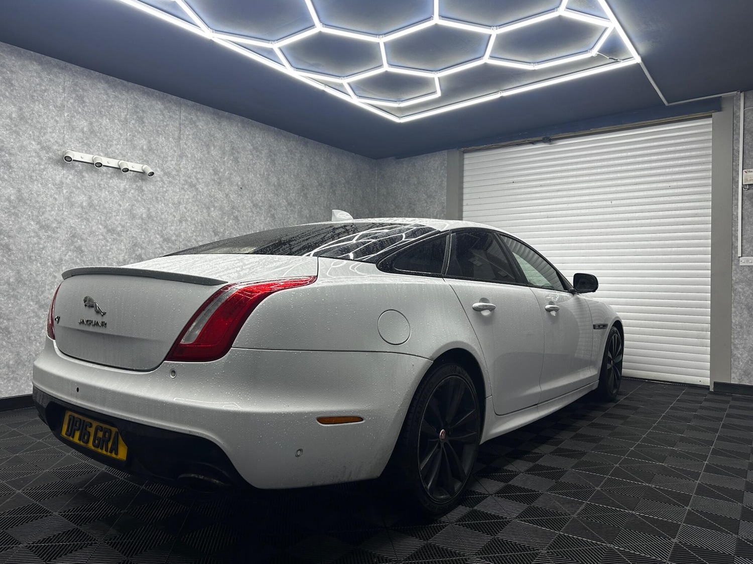 Used Jaguar XJ 2017 for sale - 78058261: Photo 4