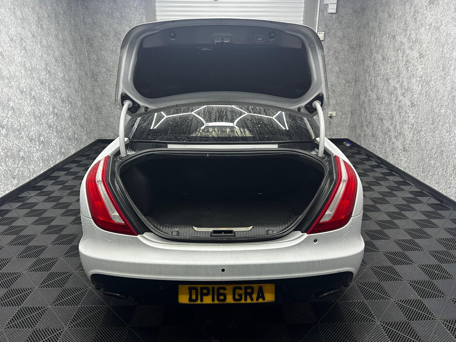 Used Jaguar XJ 2017 for sale - 78058261: Photo 42