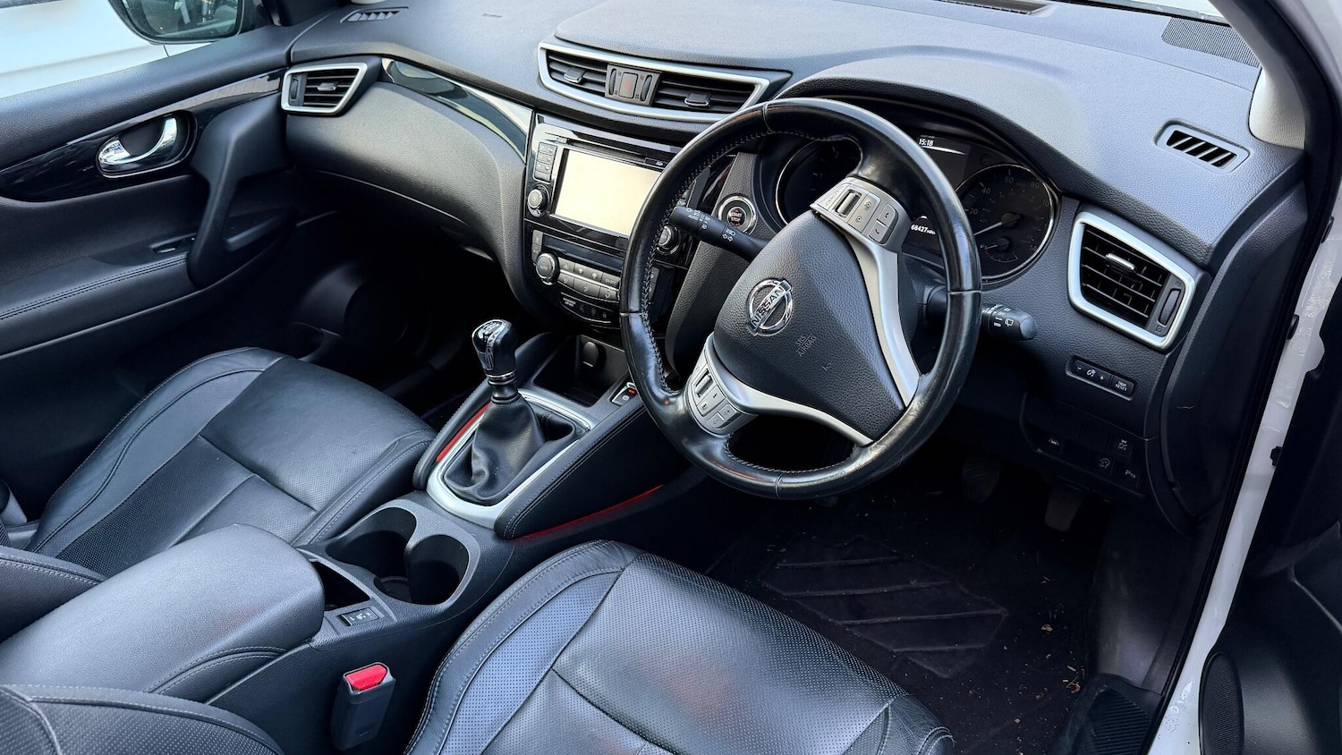 Used Nissan Qashqai 2015 for sale - 76592428: Photo 2