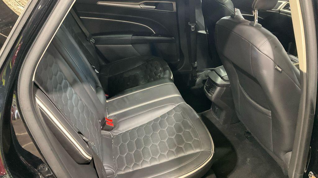Used Ford Mondeo 2017 for sale - 76360755: Photo 4