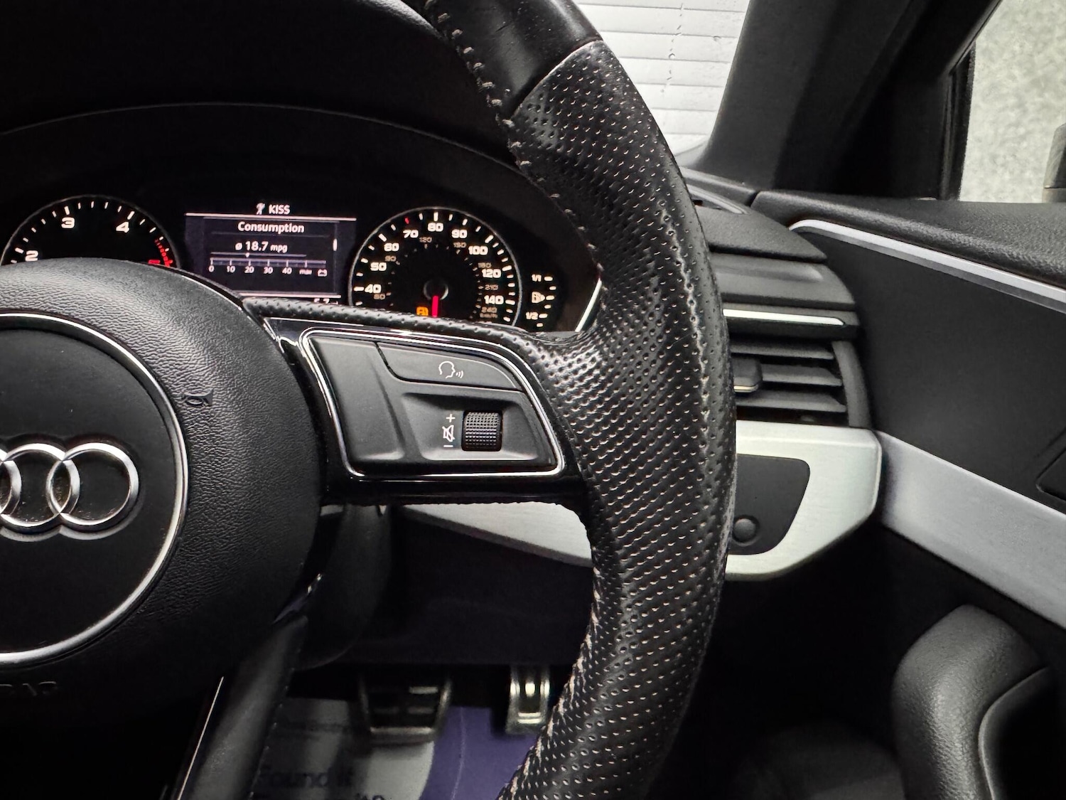 Used Audi A4 Avant 2016 for sale - 76250940: Photo 12