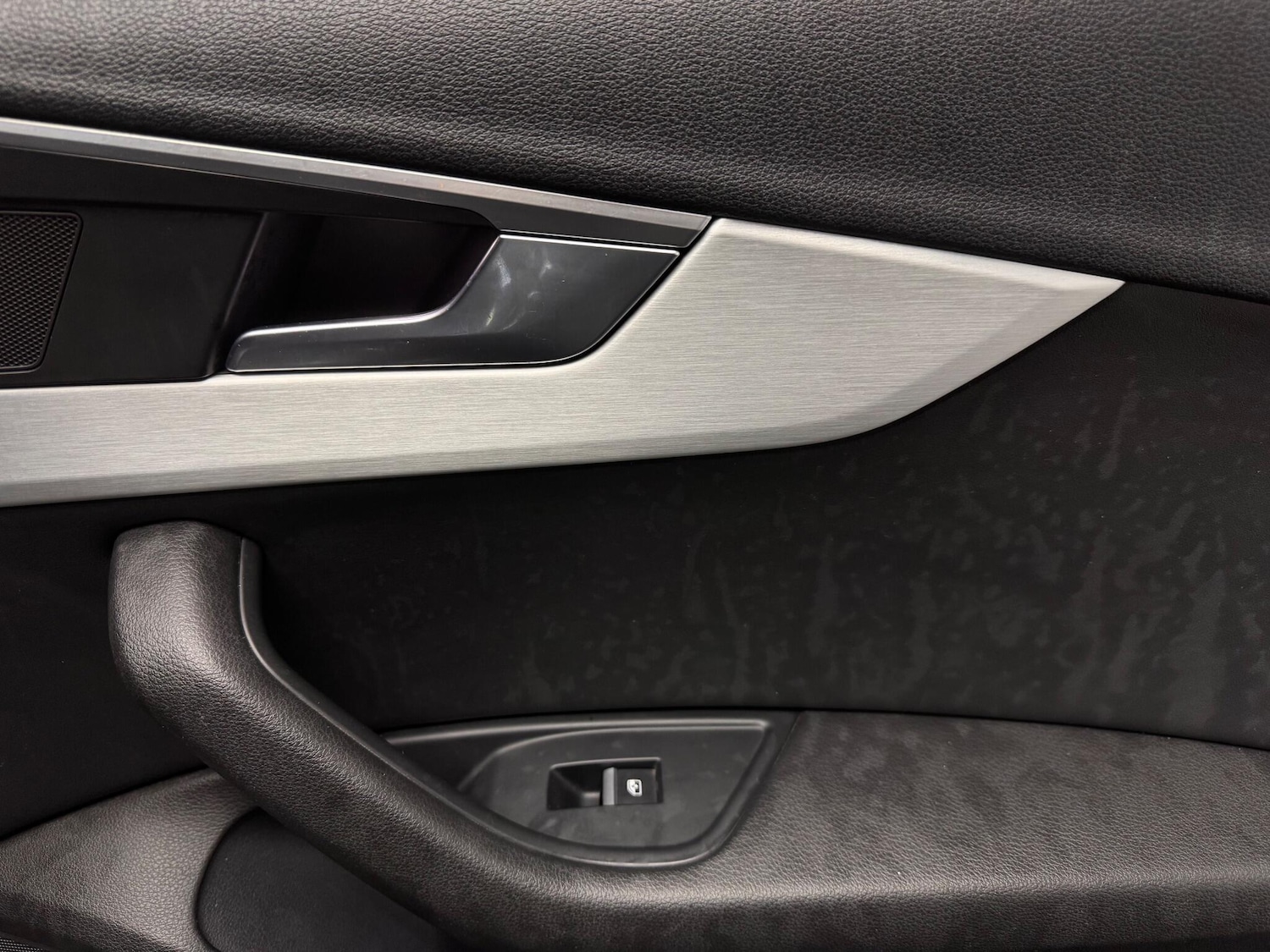 Used Audi A4 Avant 2016 for sale - 76250940: Photo 25