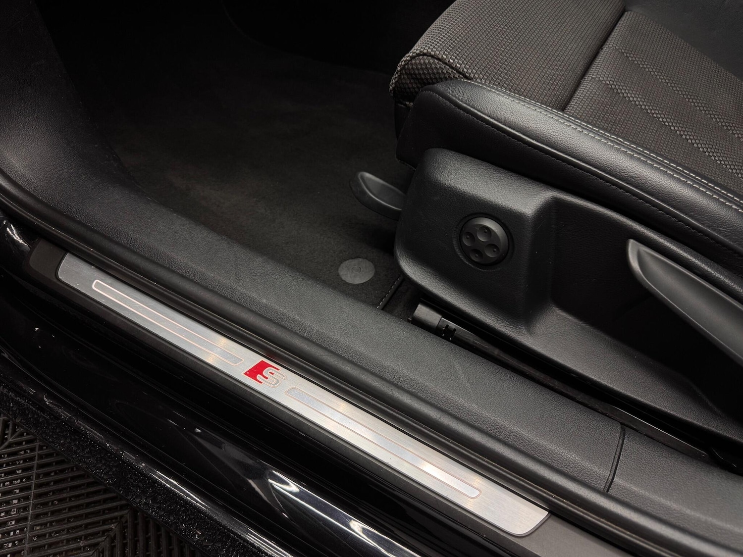 Used Audi A4 Avant 2016 for sale - 76250940: Photo 28