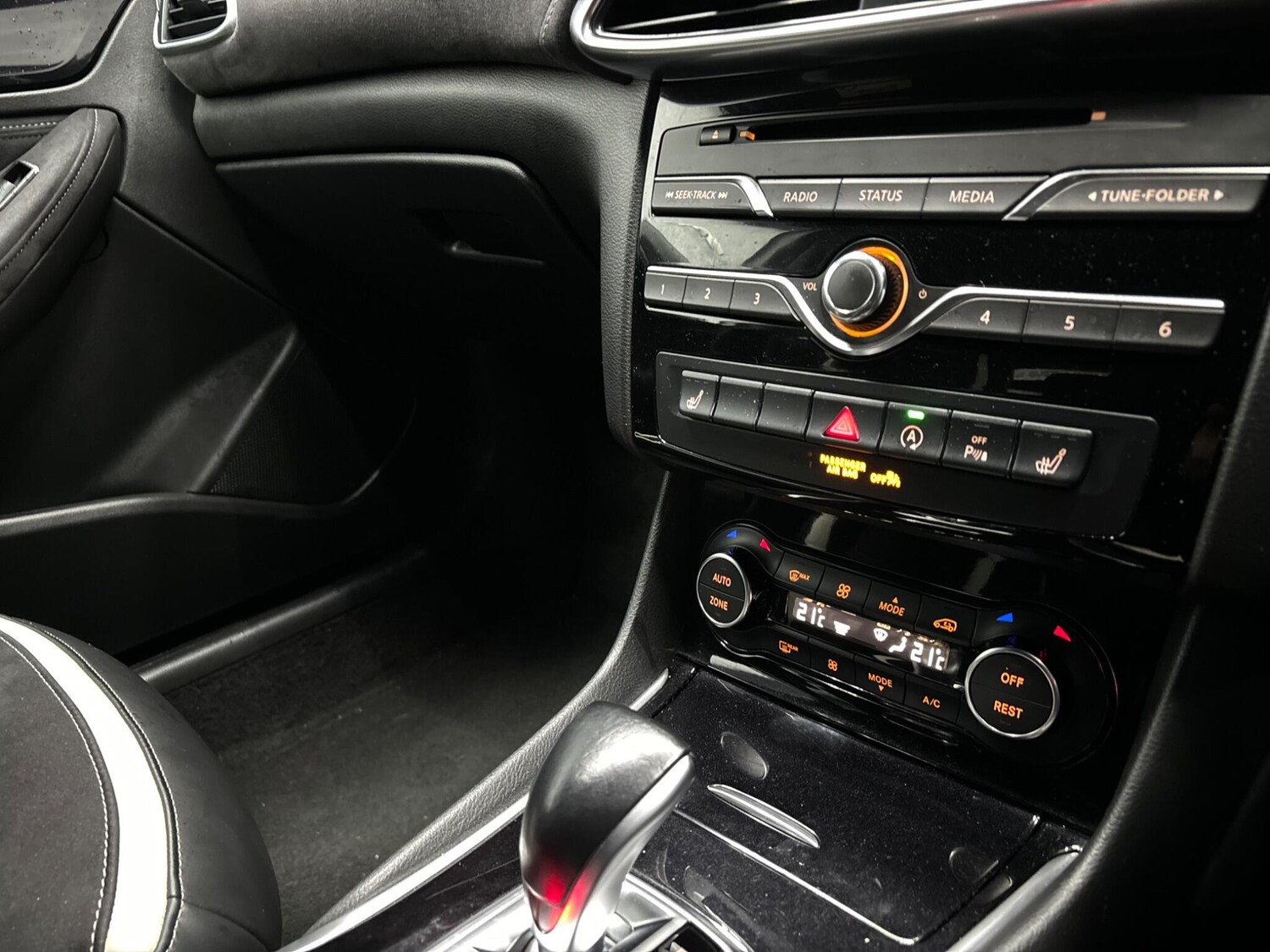 Used Infiniti Q30 2016 for sale - 78058092: Photo 19