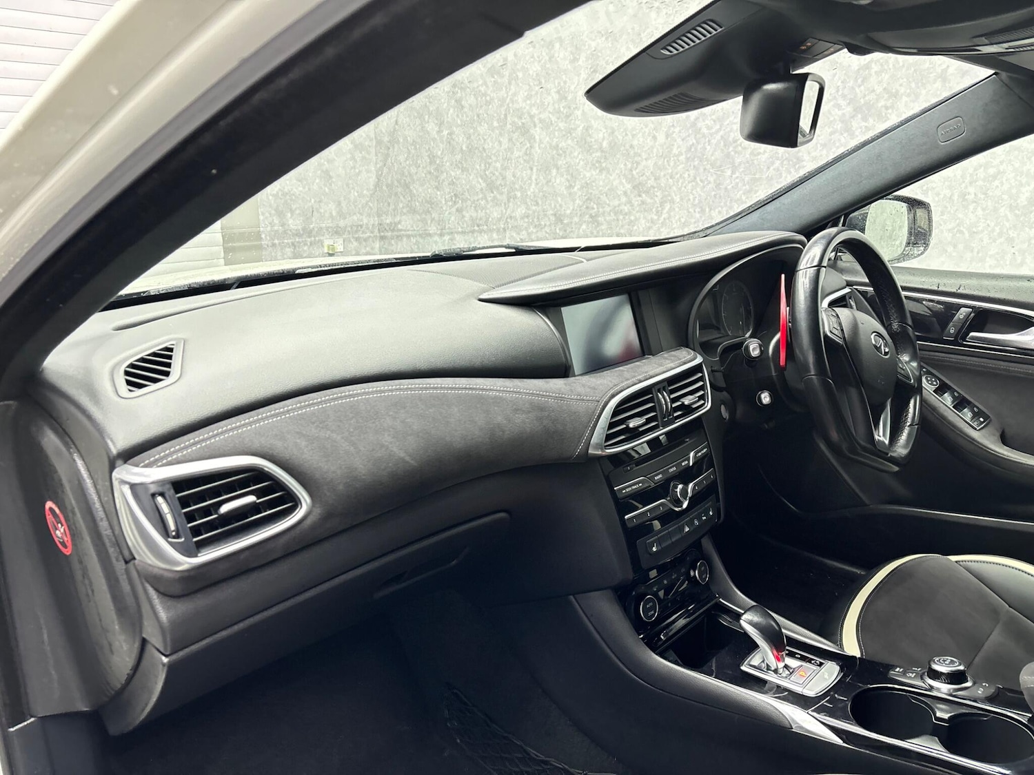 Used Infiniti Q30 2016 for sale - 78058092: Photo 3