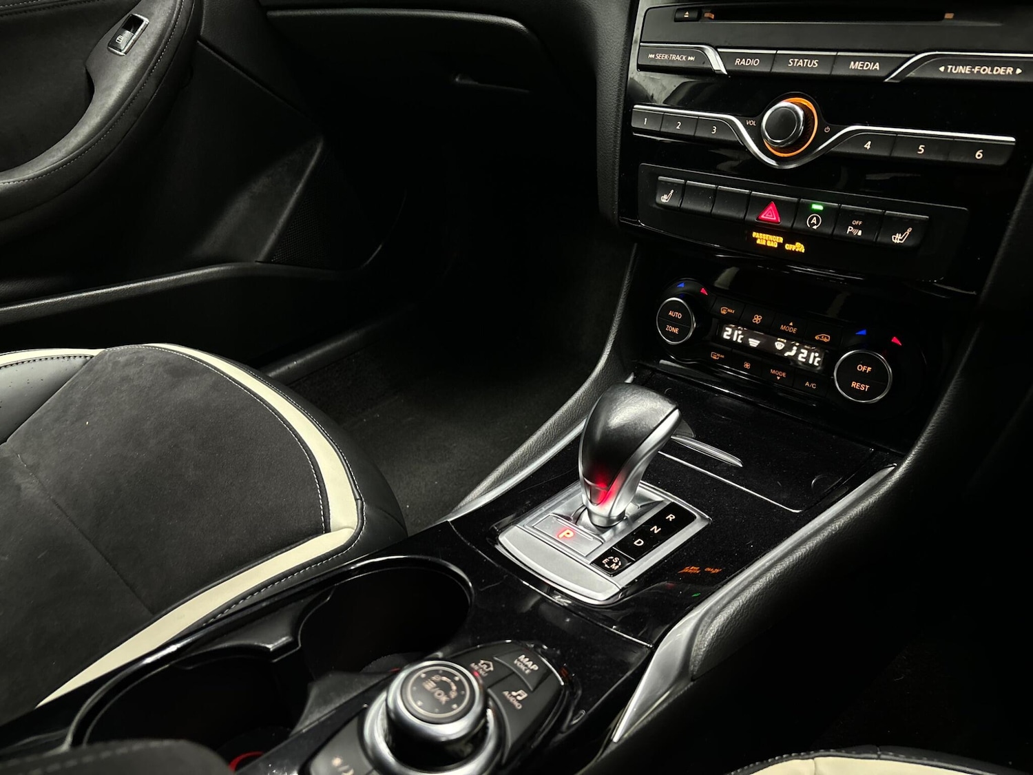 Used Infiniti Q30 2016 for sale - 78058092: Photo 8