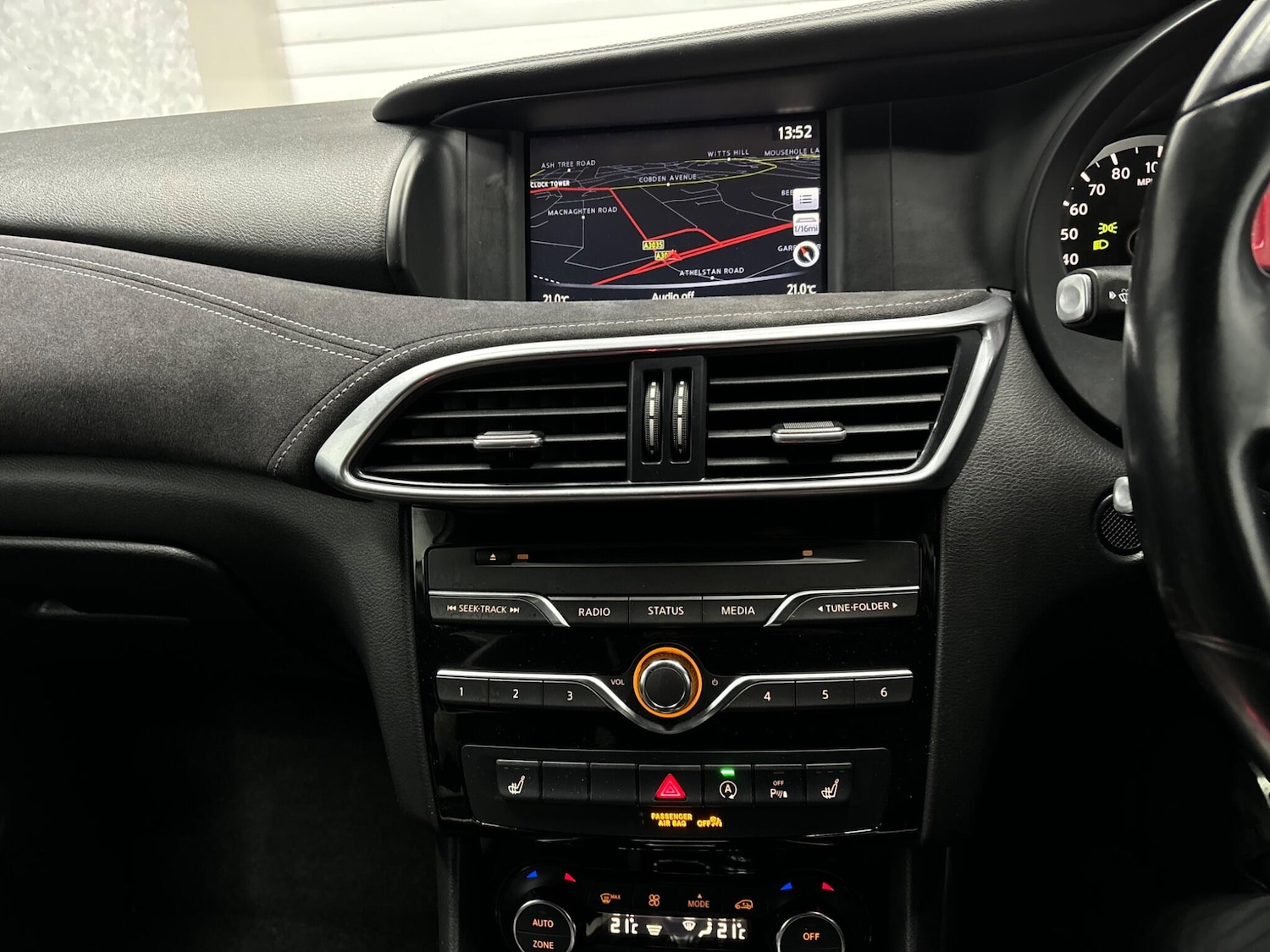 Used Infiniti Q30 2016 for sale - 78058092: Photo 9