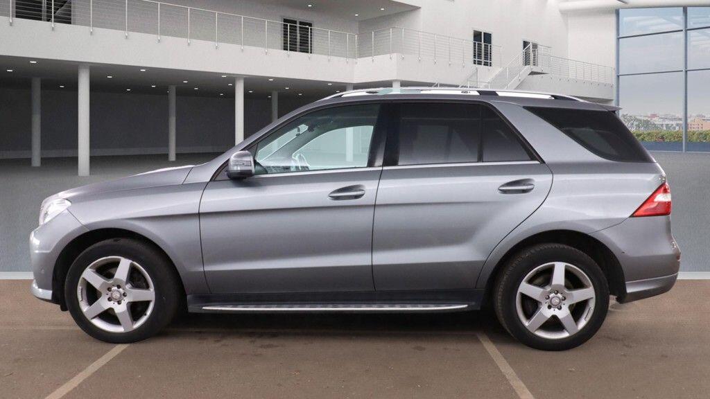 Used Mercedes-Benz M Class 2014 for sale - 76549145: Photo 9