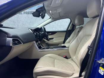 Used Jaguar XE 2019 for sale - 73624337: Photo
