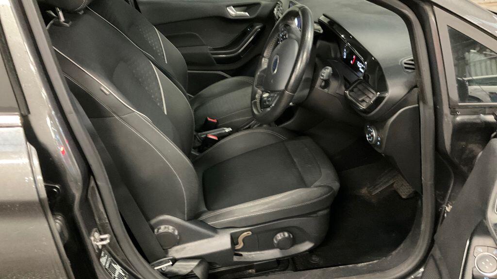 Used Ford Fiesta 2017 for sale - 76251136: Photo 3