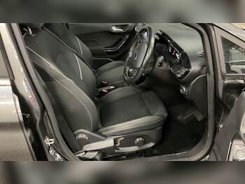 Used Ford Fiesta 2017 for sale - 76251136: Photo