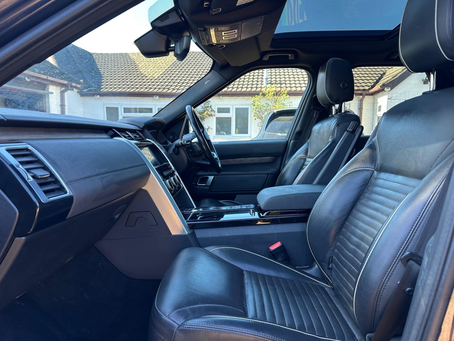 Used Land Rover Discovery 2019 for sale - 78058931: Photo 2