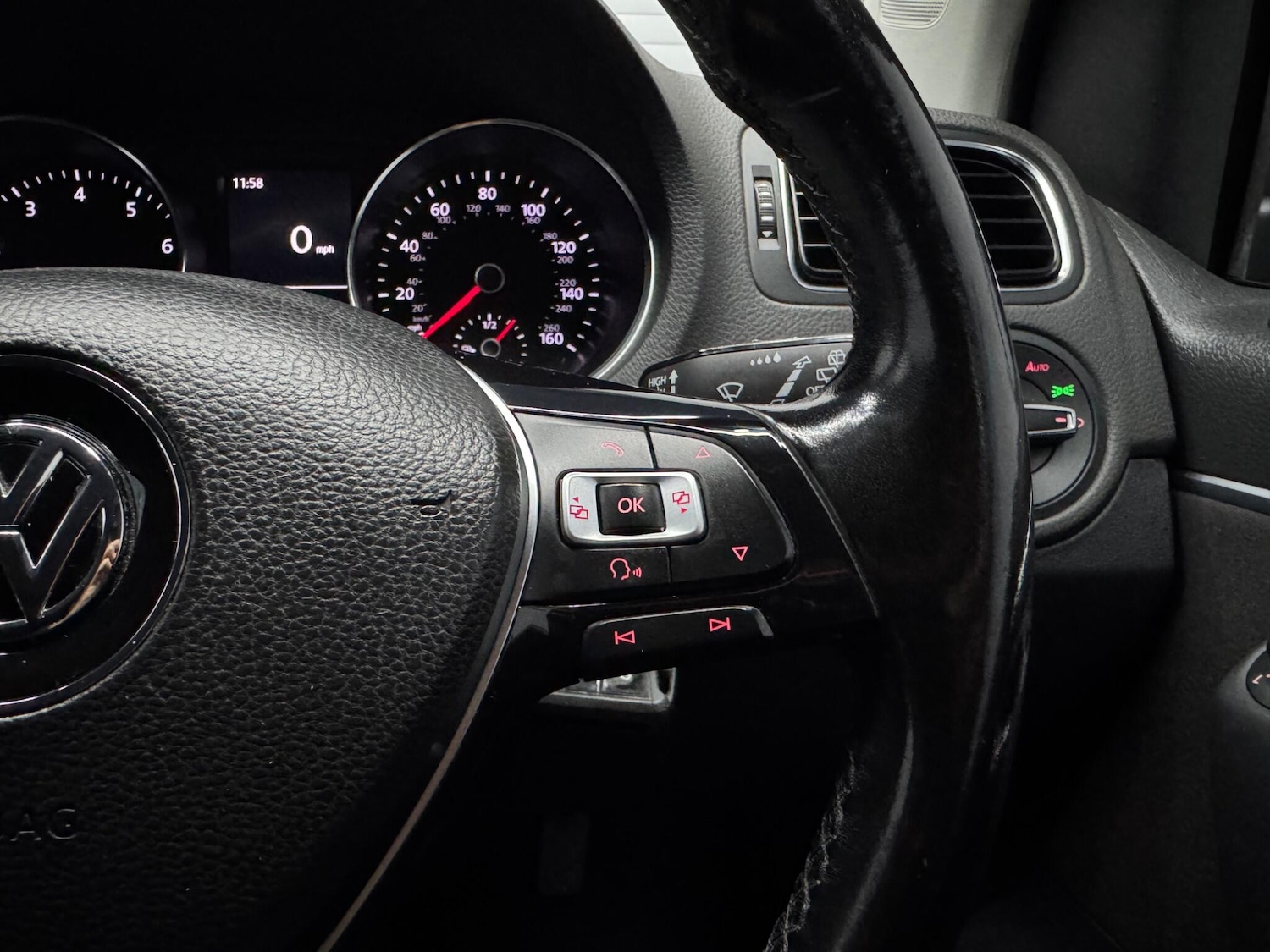 Used Volkswagen Polo 2017 for sale - 76109432: Photo 10