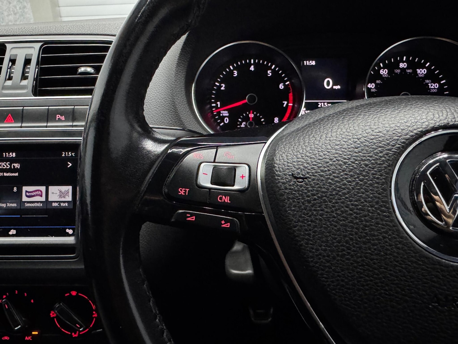 Used Volkswagen Polo 2017 for sale - 76109432: Photo 11