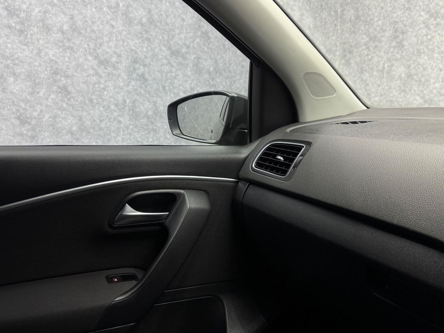 Used Volkswagen Polo 2017 for sale - 76109432: Photo 31