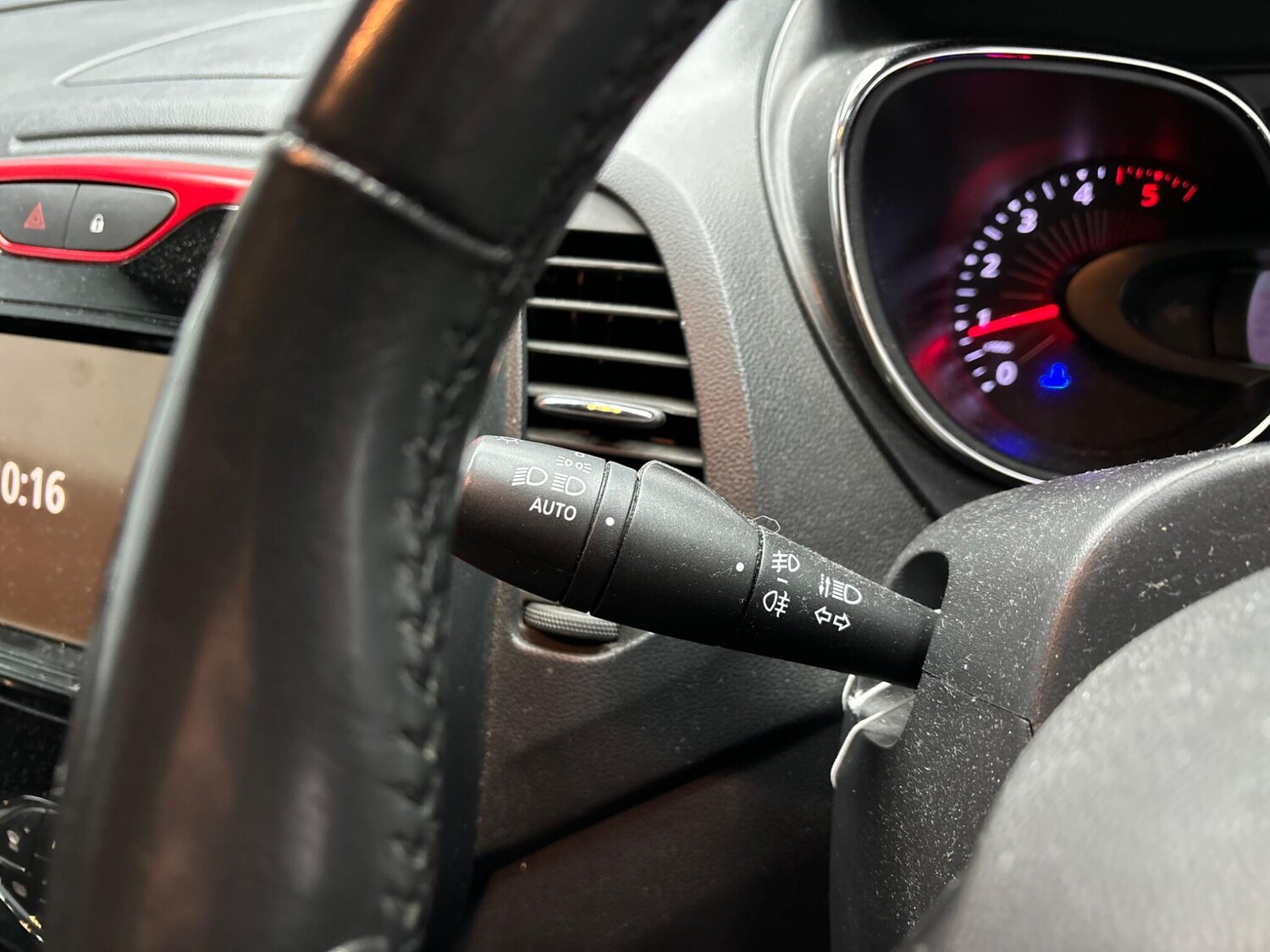 Used Renault Captur for sale - 78057752: Photo 14