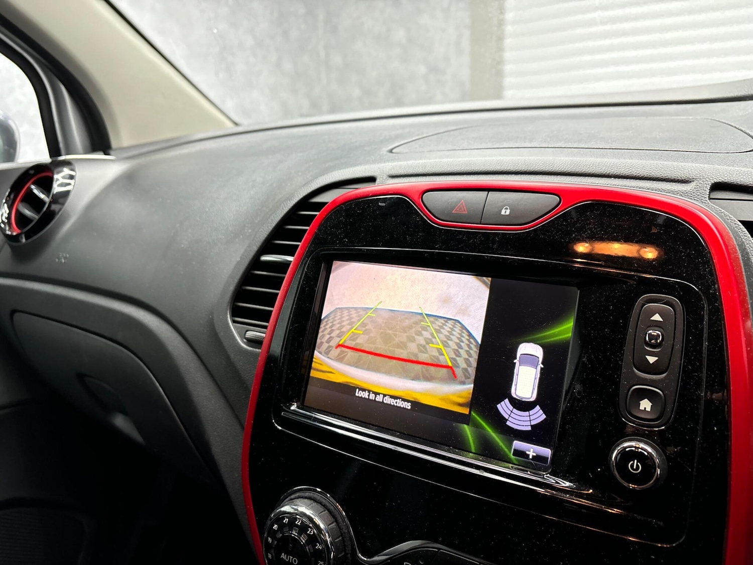 Used Renault Captur for sale - 78057752: Photo 4