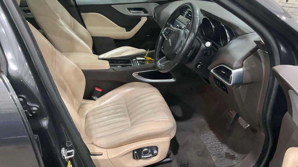 Used Jaguar F-Pace 2019 for sale - 78058077: Photo 2