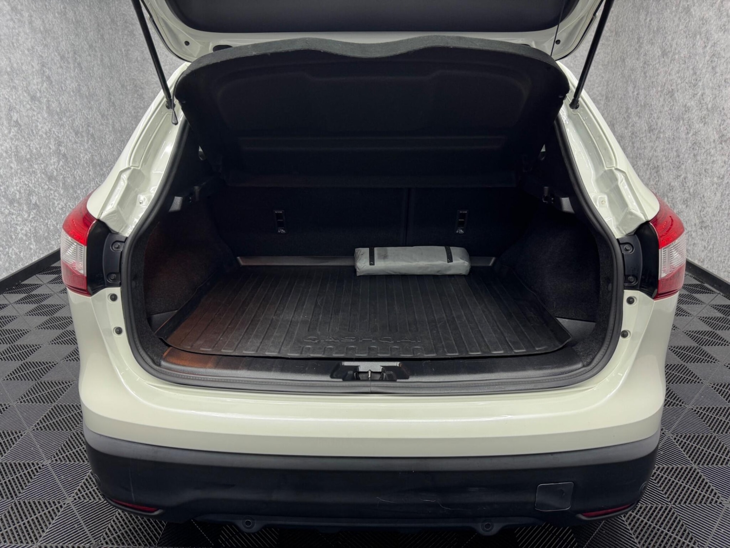 Used Nissan Qashqai for sale - 77769791: Photo 26