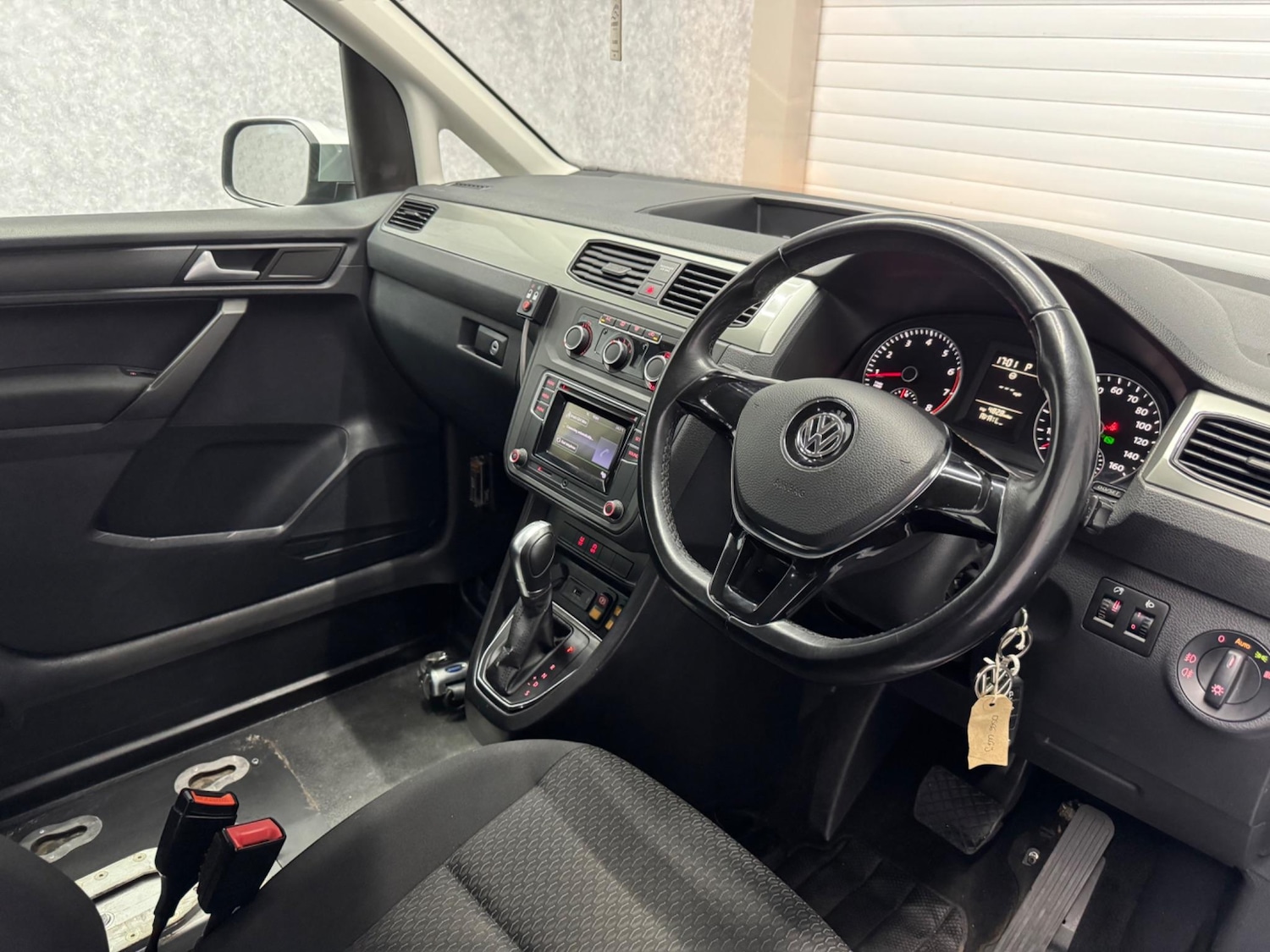 Used Volkswagen Caddy Life for sale - 78057877: Photo 2