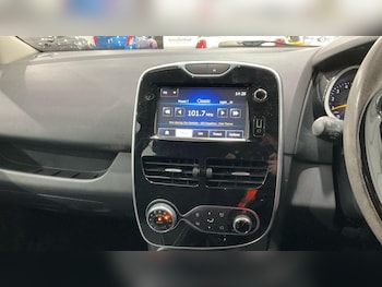 Used Renault Clio 2015 for sale - 76446832: Photo