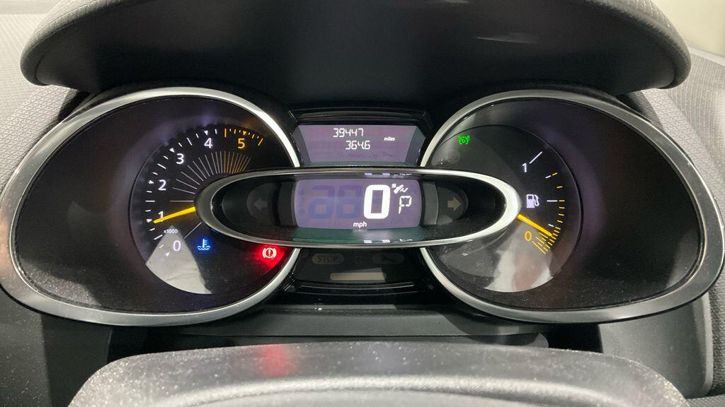 Used Renault Clio 2015 for sale - 76446832: Photo 4