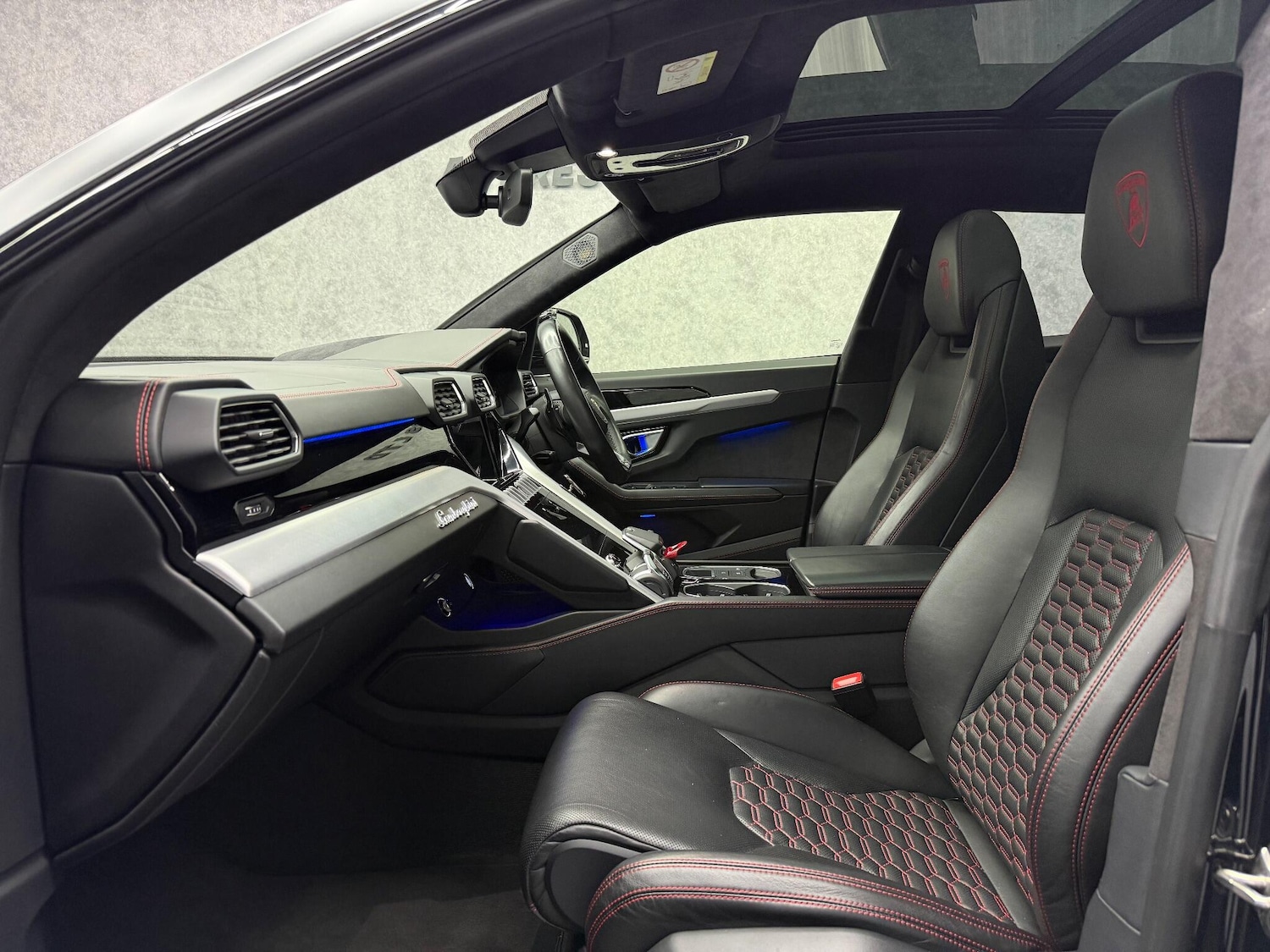 Used Lamborghini Urus 2019 for sale - 77237960: Photo 3