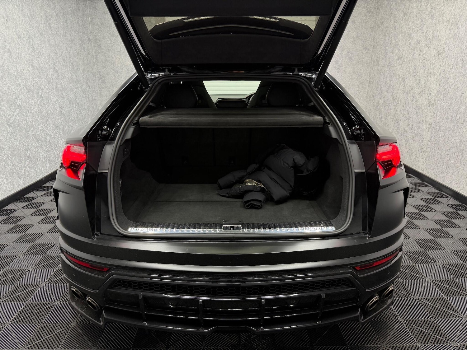 Used Lamborghini Urus 2019 for sale - 77237960: Photo 31