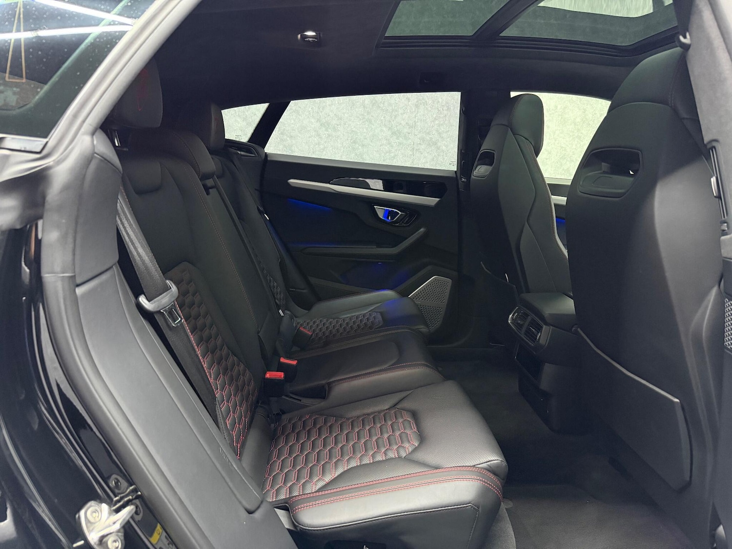 Used Lamborghini Urus 2019 for sale - 77237960: Photo 6