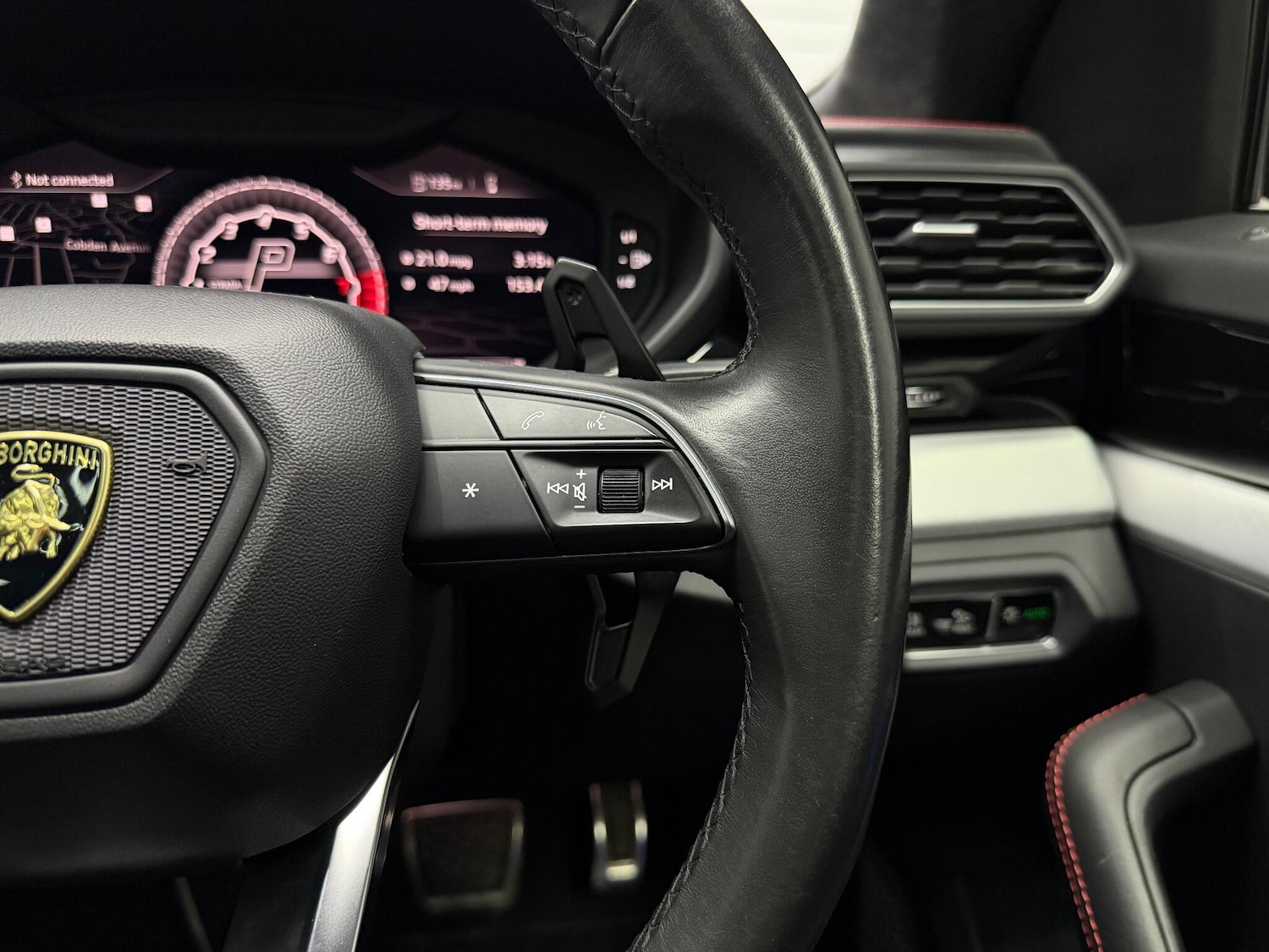 Used Lamborghini Urus 2019 for sale - 77237960: Photo 8