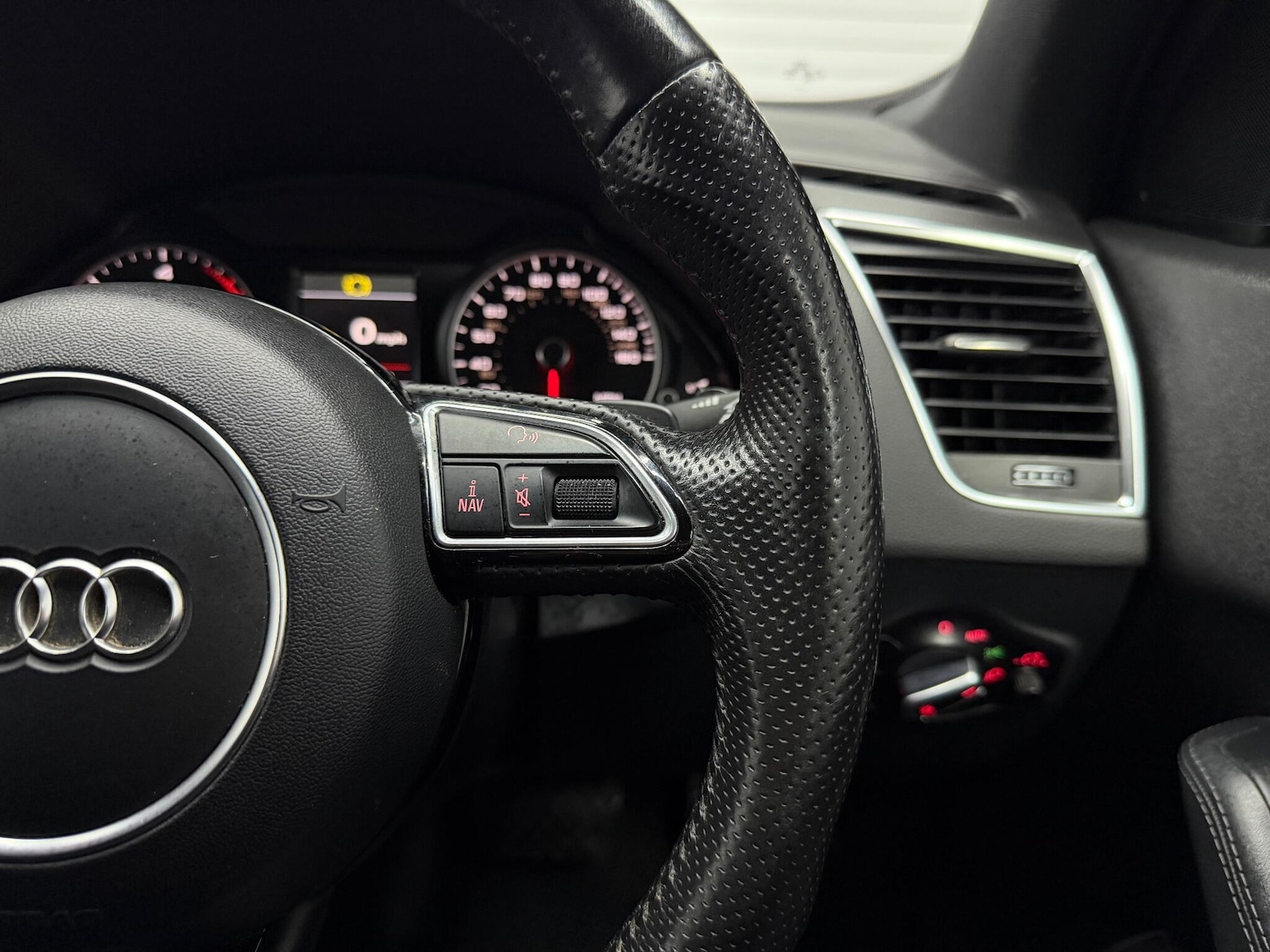 Used Audi Q5 2016 for sale - 77320385: Photo 28