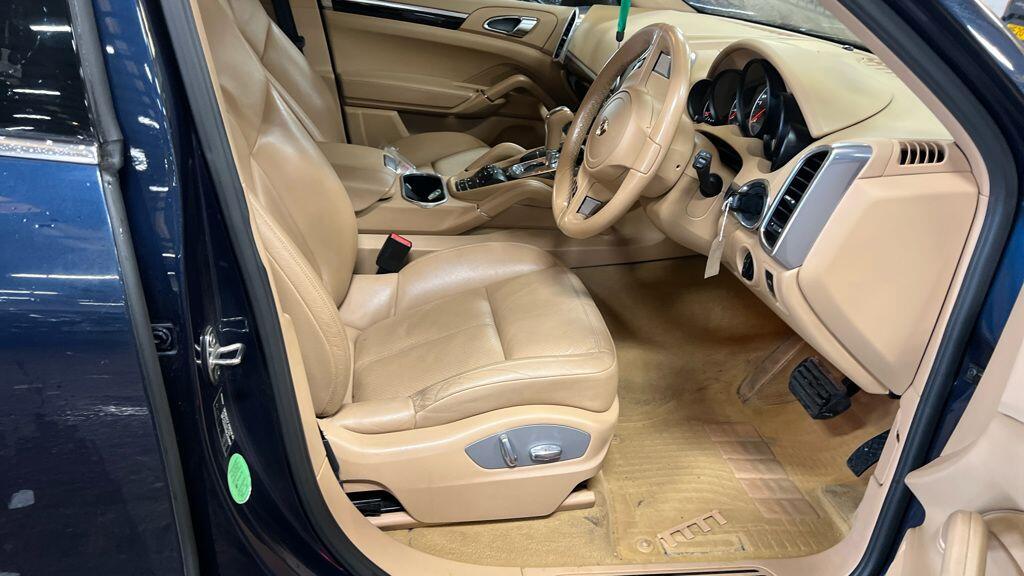 Used Porsche Cayenne for sale - 77425722: Photo 2