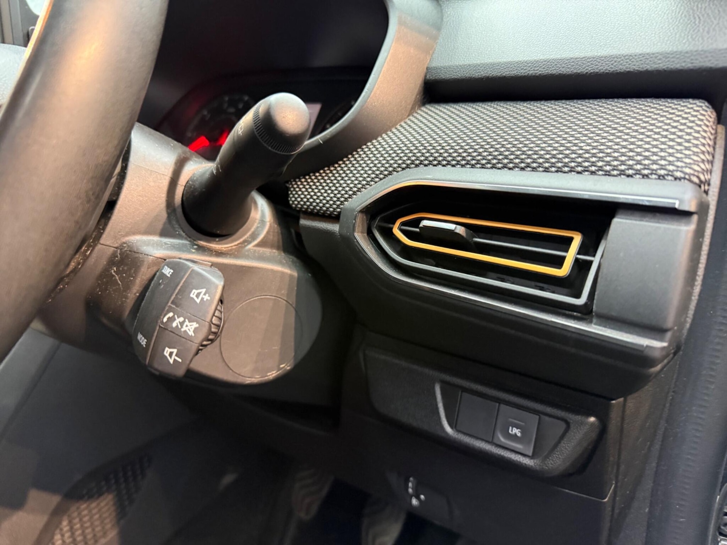 Used Dacia Sandero Stepway for sale - 78141567: Photo 17