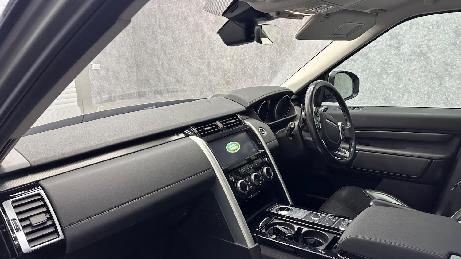 Used Land Rover Discovery 2017 for sale - 78058443: Photo 6