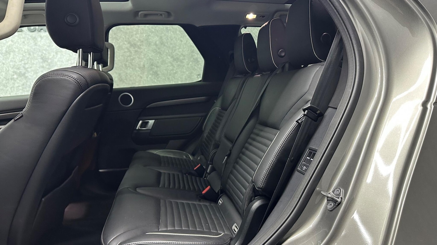 Used Land Rover Discovery 2017 for sale - 78058443: Photo 7