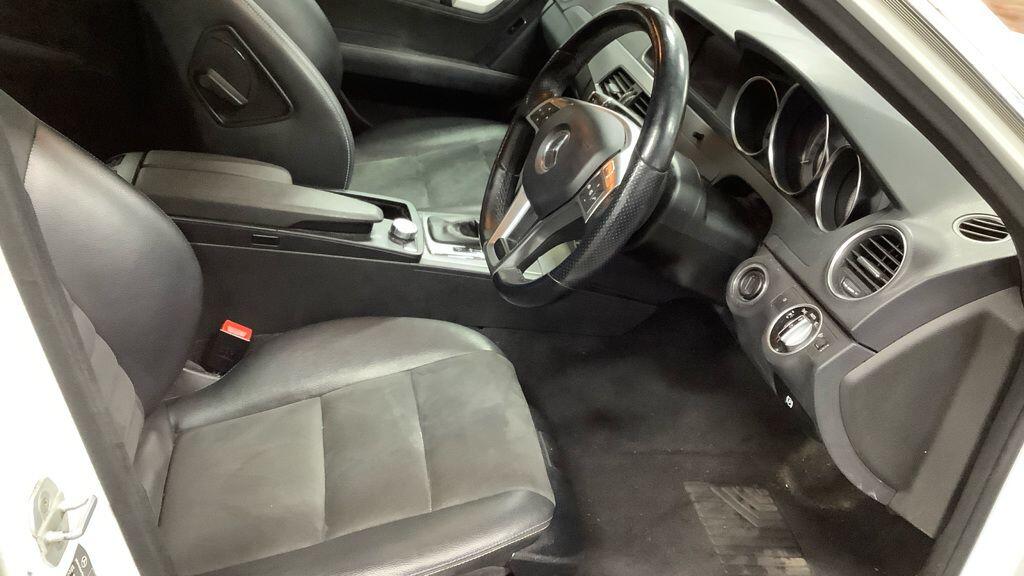 Used Mercedes-Benz C Class 2014 for sale - 77315415: Photo 2