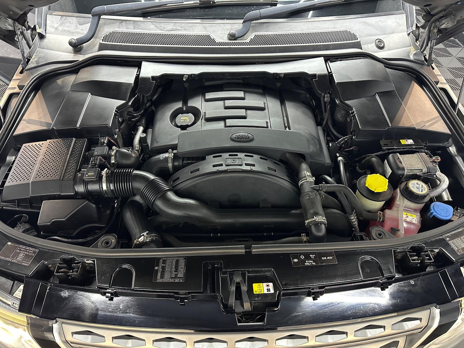 Used Land Rover Discovery 4 2014 for sale - 77440085: Photo 23