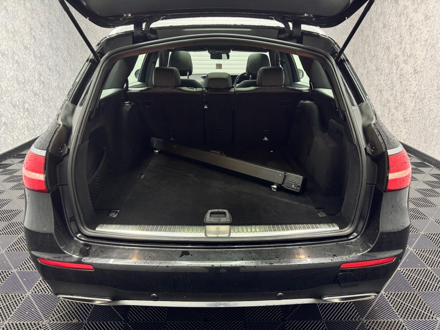 Used Mercedes-Benz E Class 2016 for sale - 76936114: Photo 30